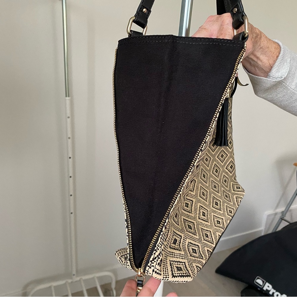 The Switch Bag in Diamond Raffia - Picture 5 of 16